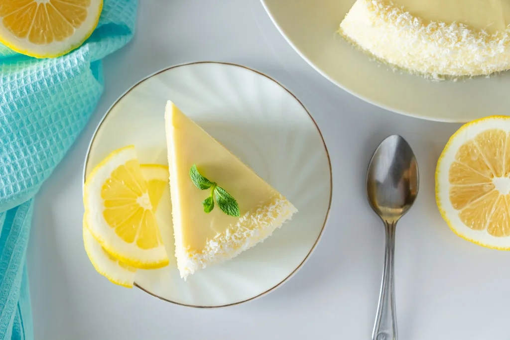 Delicious gin tonic cake